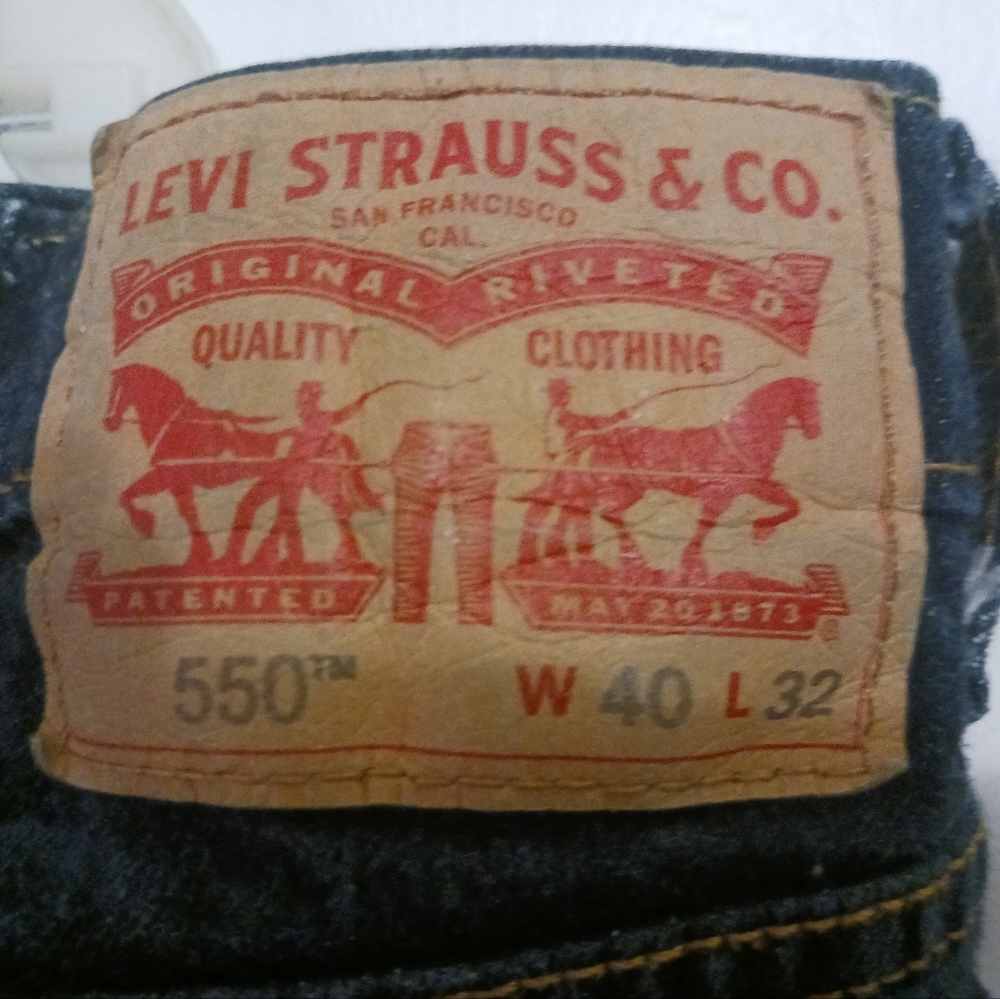 Mens Levi's blue jeans